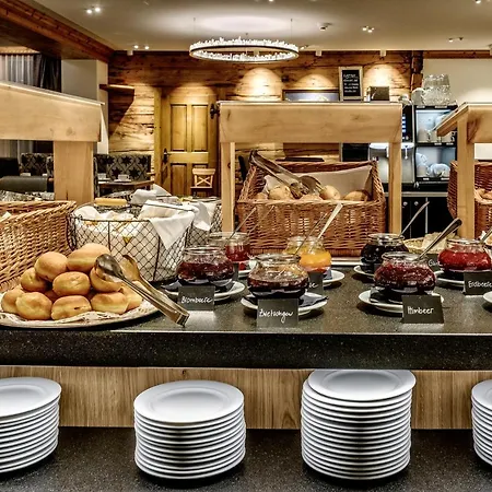 Golf- & Hof Maran Hotel 4*